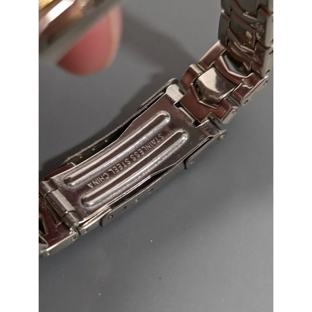 Avon Womens Two Tone Crystal Accent Date Indicator Classic Watch 6.5 inch‎